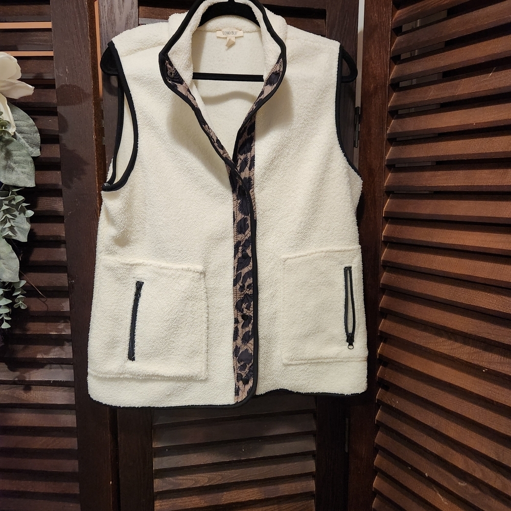 Women's Cream Fleece Vest with Leopard Trim